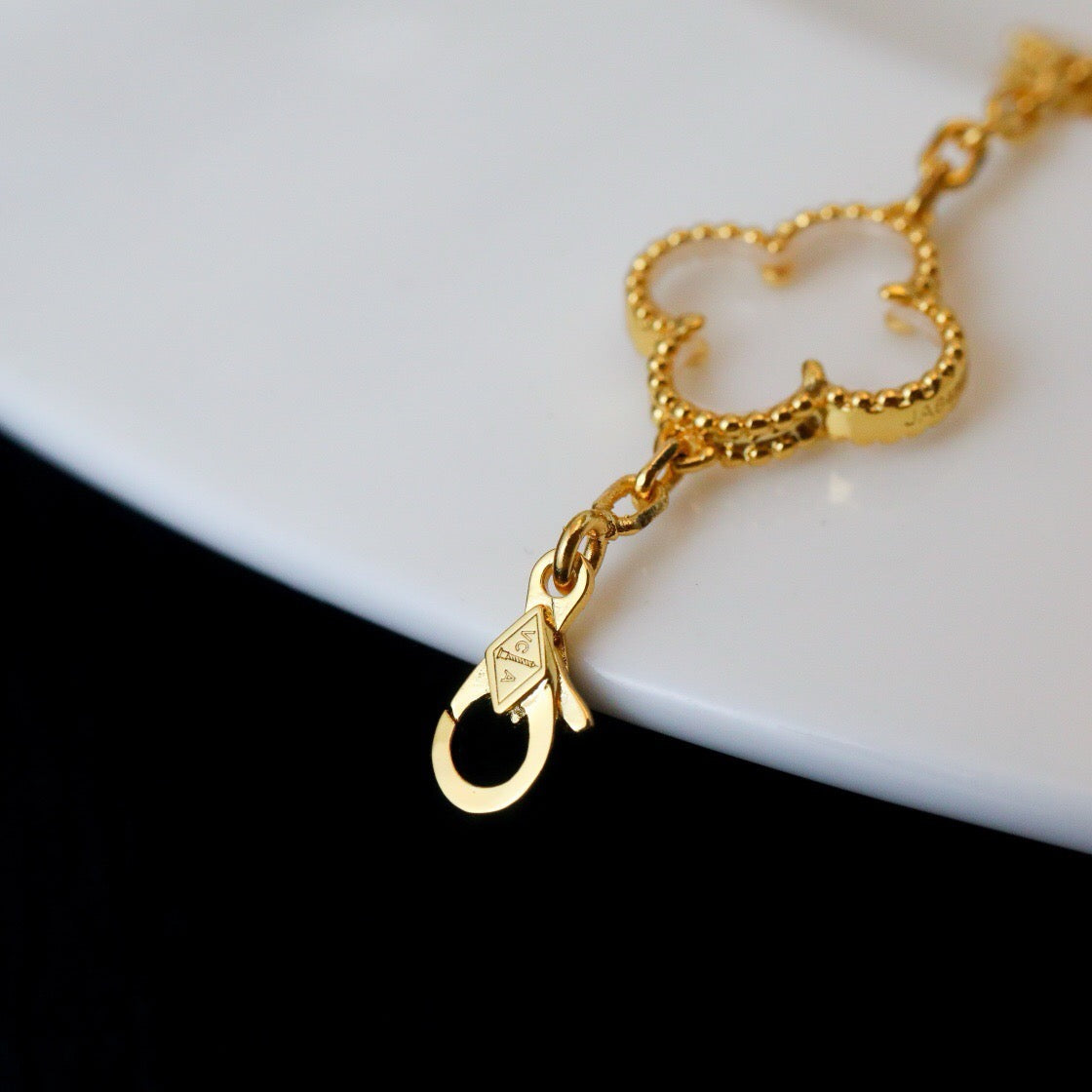 [Royal Jewellery]CLOVER 5 MOTIF ROCK CRYSTAL PINK GOLD BRACELET