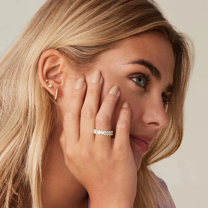 {"[Royal&Vicky]Antoinette Diamond Simulant Gold Ring": "[Royal&Vicky] アントワネット ダイヤモンドシミュラント ゴールドリング"}