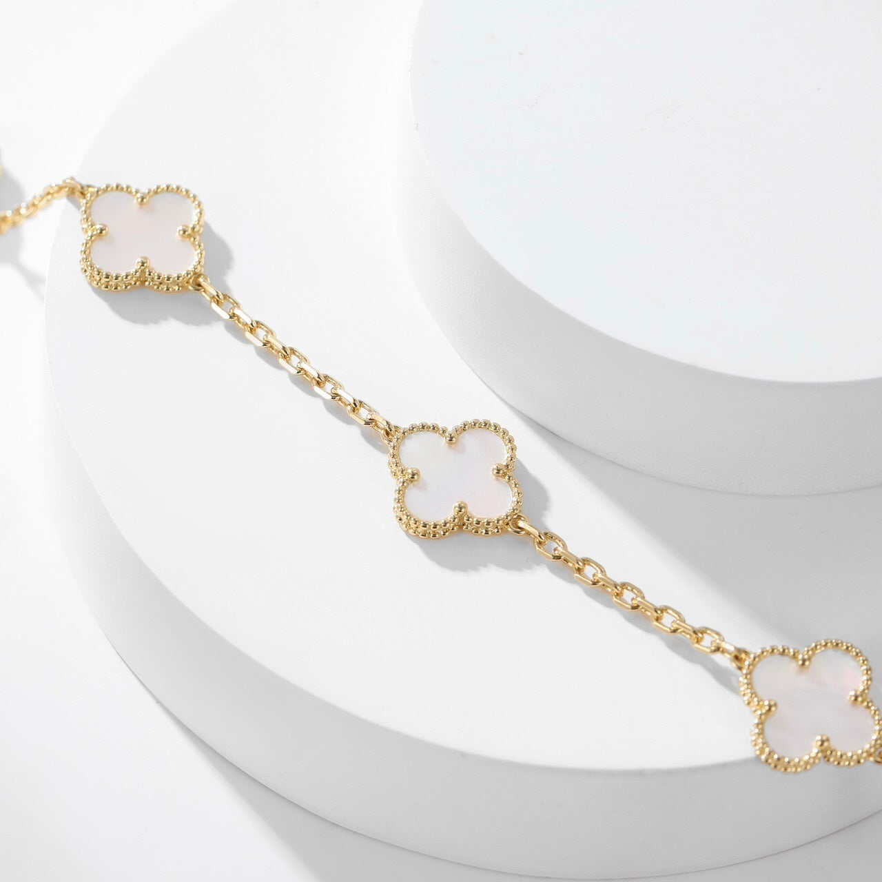 [ROYAL]CLOVERS THE 10-MOTIFS WHITE MOTHER OF PEARL NECKLACE