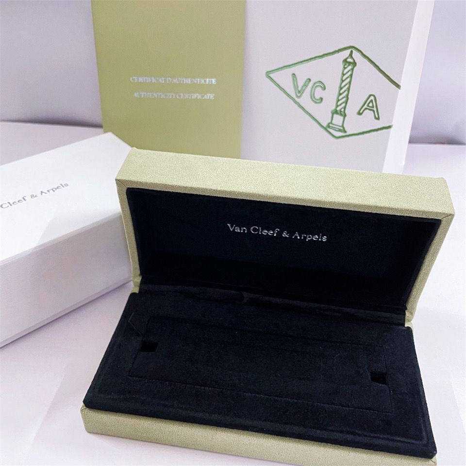 [Royal Jewellery]VA CLOVER BRACELET NECKLACE RING BOX GIFT BAG