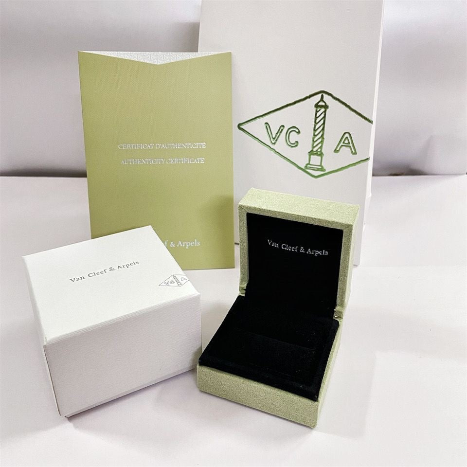 [Royal Jewellery]VA CLOVER BRACELET NECKLACE RING BOX GIFT BAG