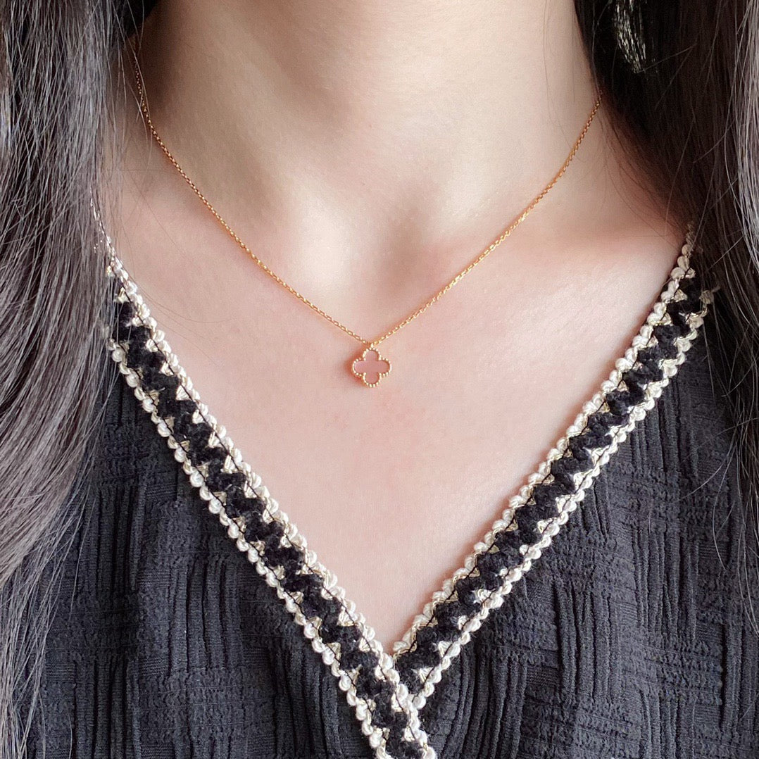 [Royal Jewellery]CLOVER 9.5MM PINK MOTHER OF PEARL SINGLE FLOWER NECKLACE