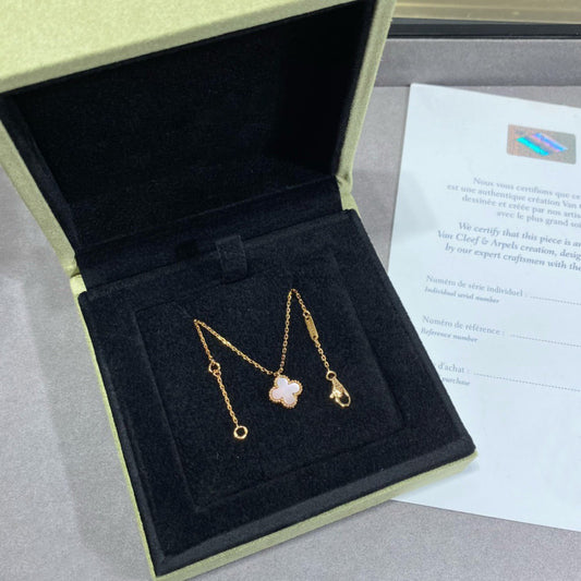 [Royal Jewellery]CLOVER 9.5MM PINK MOTHER OF PEARL SINGLE FLOWER NECKLACE