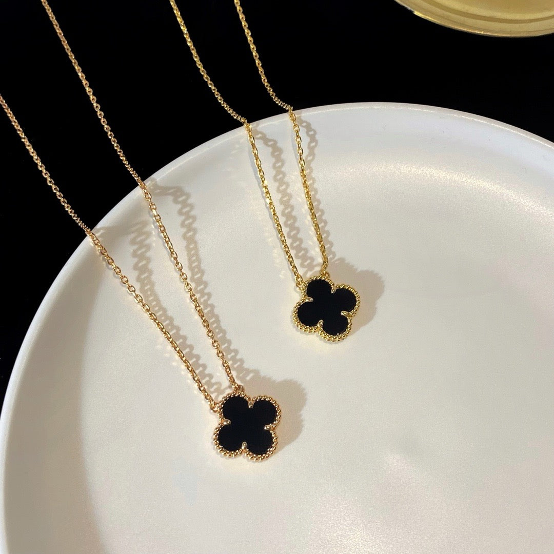 [ROYAL]CLOVER 15MM BLACK ONYX SINGLE FLOWER NECKLACE