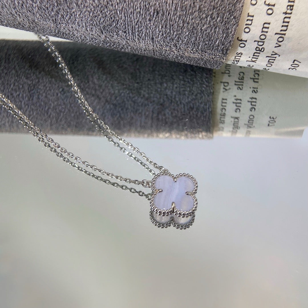 [ROYAL]CLOVER 15MM BLUE CHALCEDONY NECKLACE SILVER