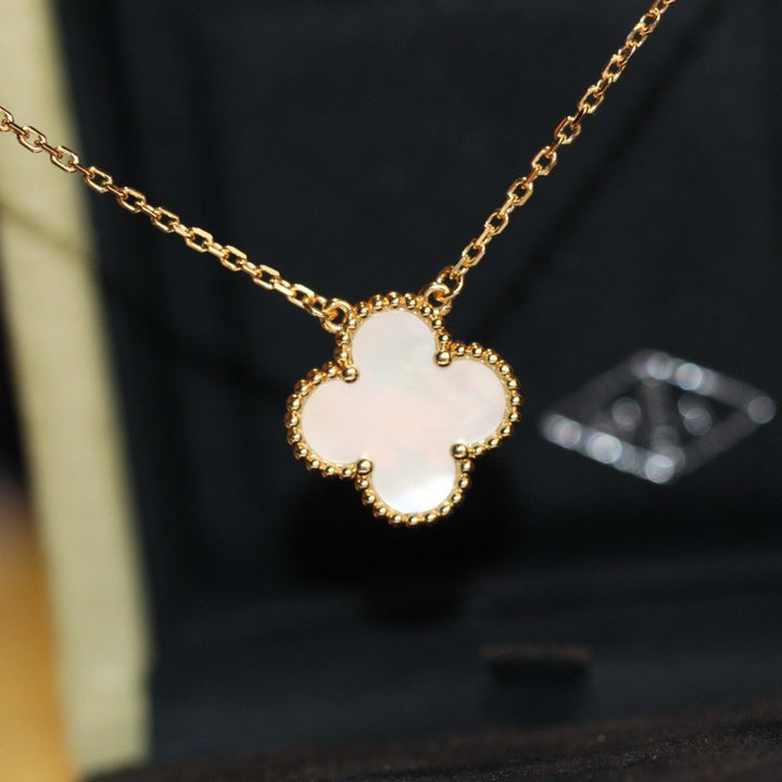 [ROYAL]CLOVER  15MM WHITE MOTHER-OF-PEARL NECKLACE