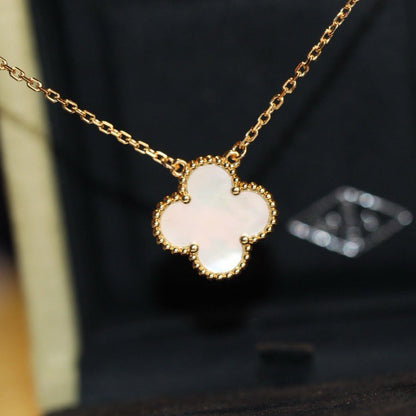 [ROYAL]CLOVER  15MM WHITE MOTHER-OF-PEARL NECKLACE