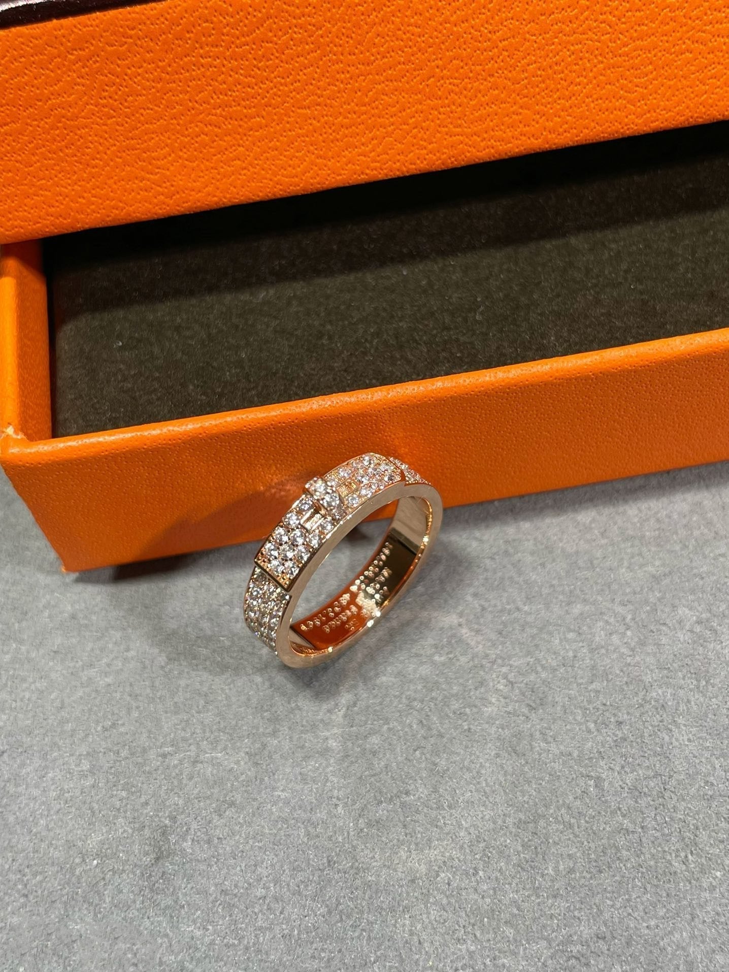 [ROYAL]KELLY PINK GOLD DIAMOND RING