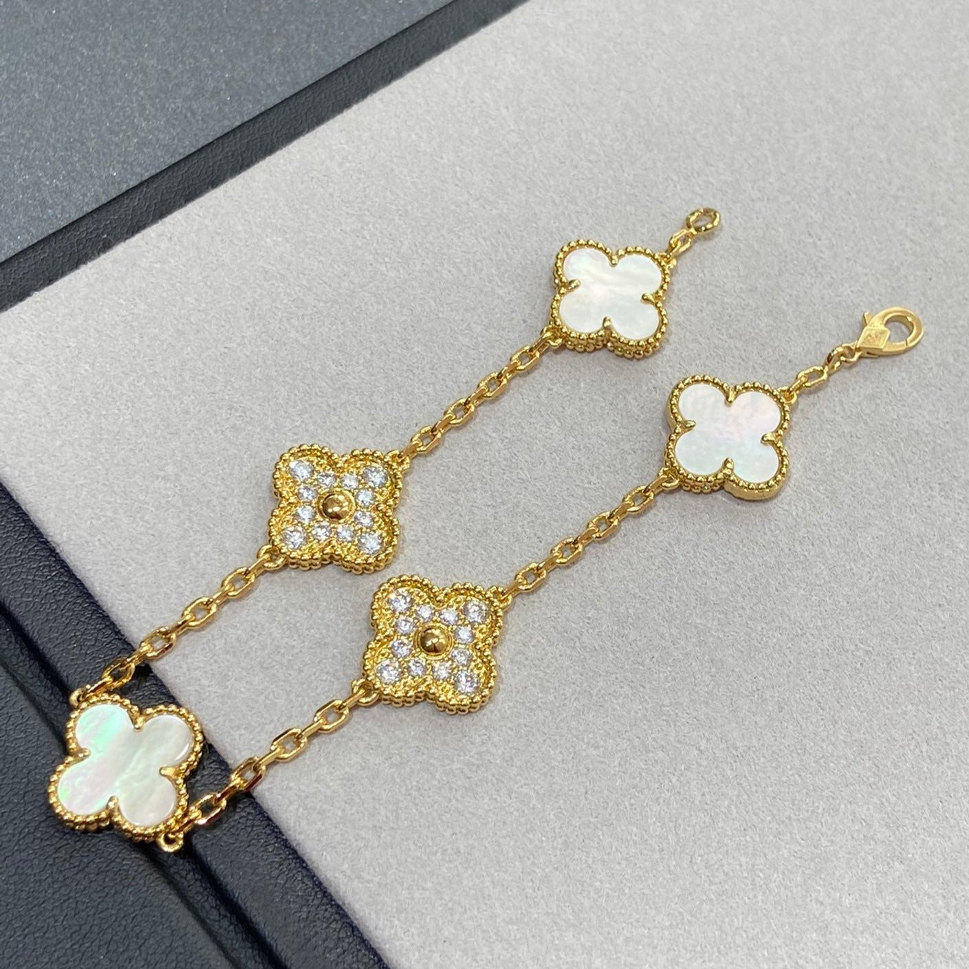 [Royal Jewellery]CLOVER BRACELET 5 MOTIF WHITE MOP DIAMOND