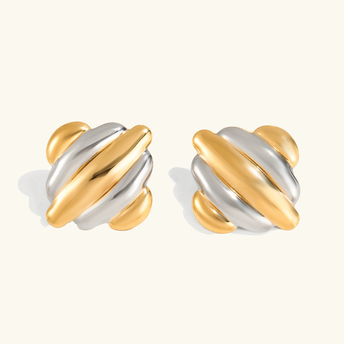[ロイヤル&ヴィッキー]マキシンリップルゴールドピアス