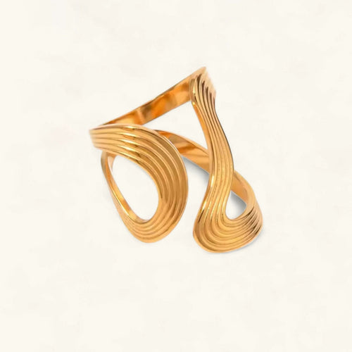 {"Royal&Vicky":"[Royal&Vicky]","Vivi Twisted Band Gold Ring":"Vivi ツイストバンド ゴールドリング"}