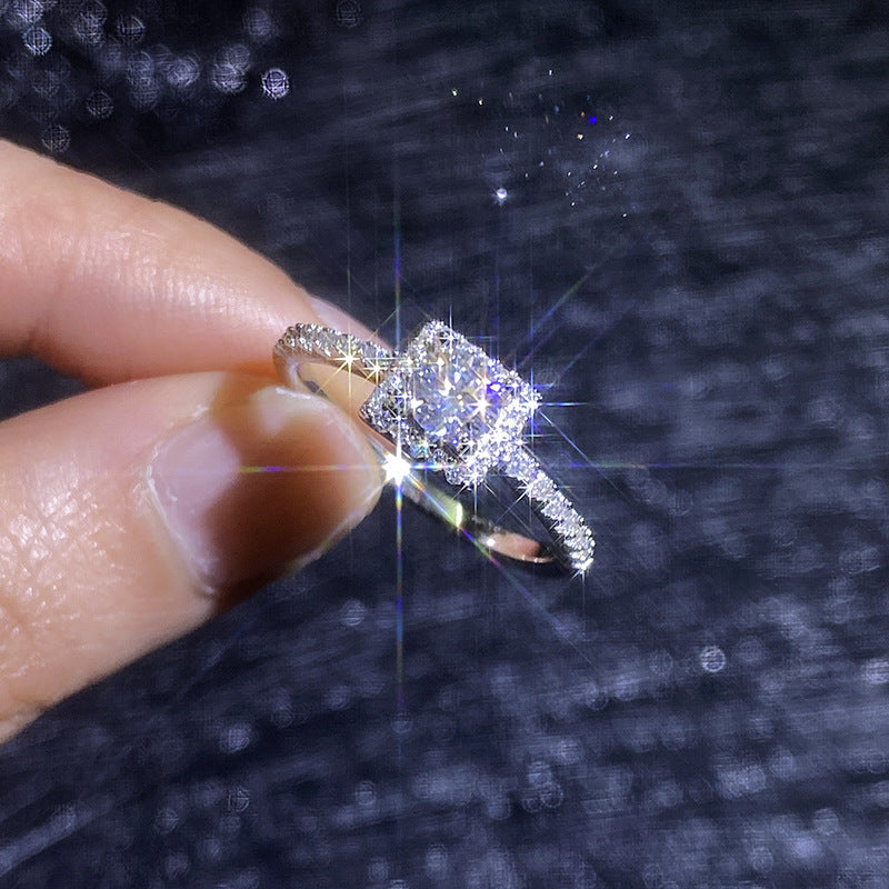 [Royal&Vicky]DAINTY SUGAR-CUBE MOISSANITE RING