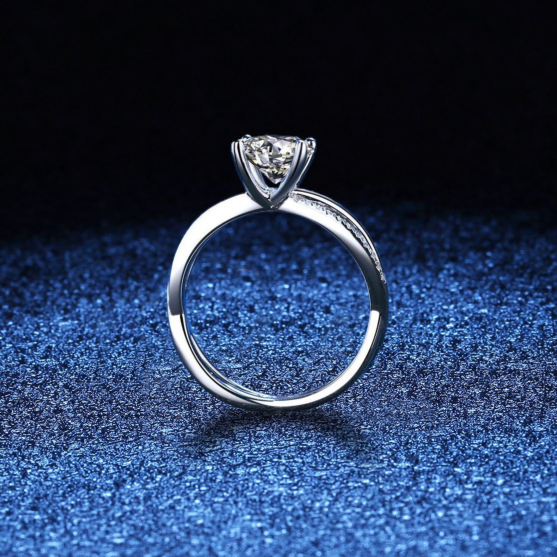 [Royal&Vicky]ELEGANT 4-PRONG CROSSOVER MOISSANITE ENGAGEMENT RING