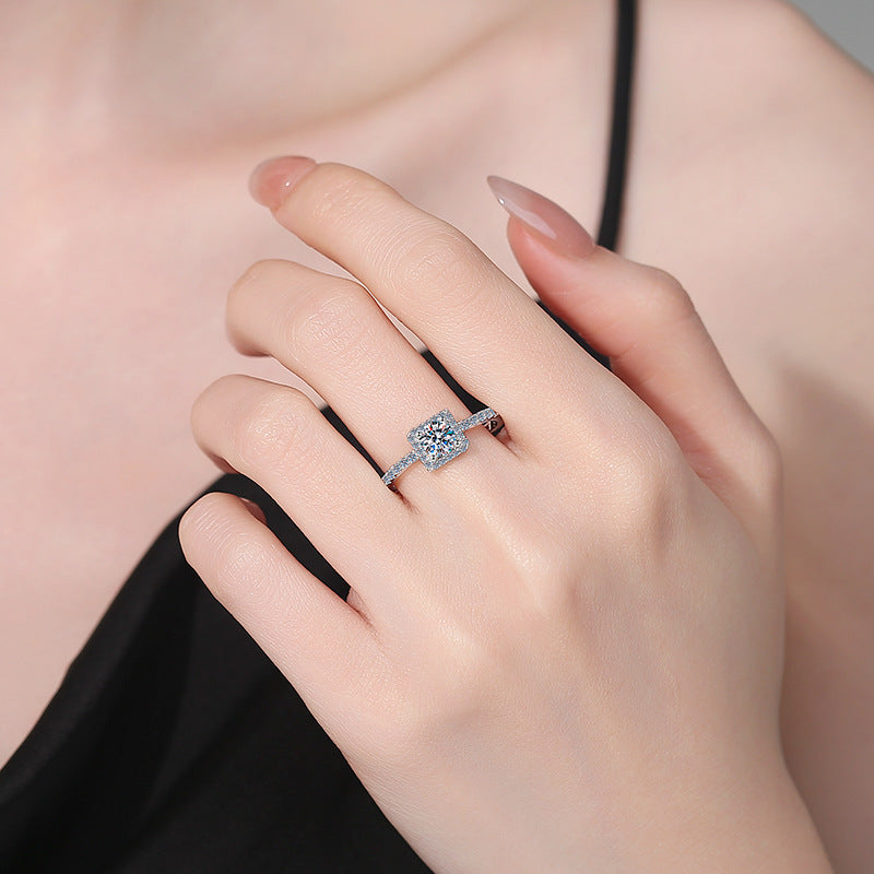 [Royal&Vicky]DAINTY SUGAR-CUBE MOISSANITE RING