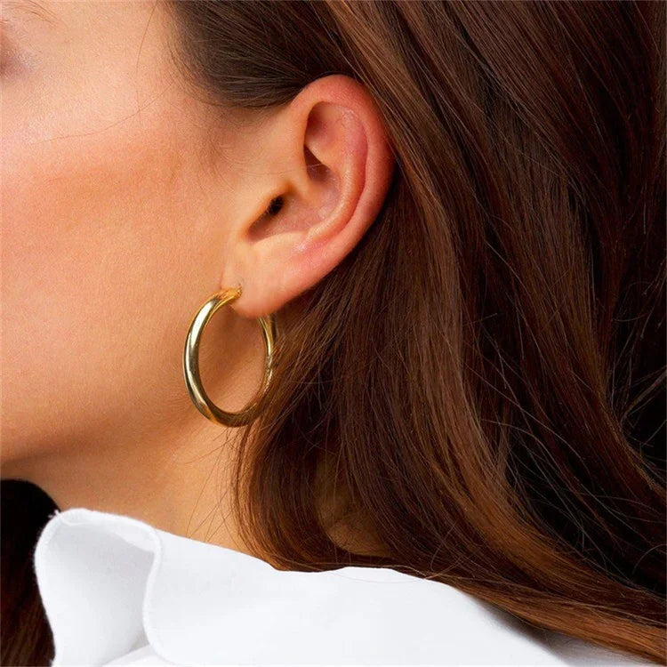 {"Royal&Vicky":"Royal&Vicky","Broad Round Hoops":"ワイドラウンドフープ"}