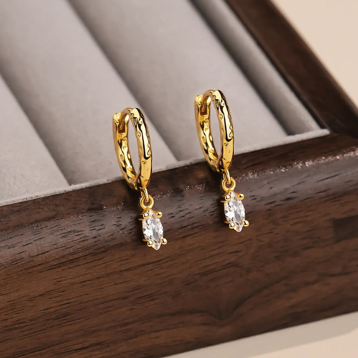 [Royal&Vicky]シェイラ ハンマード ダイヤモンド フープピアス
