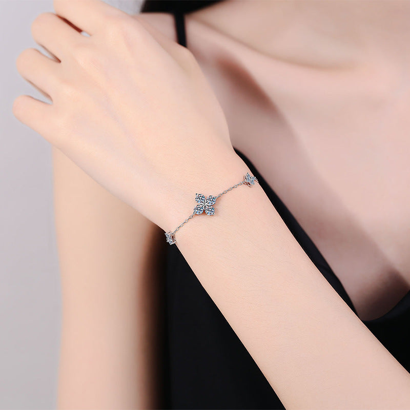 [Royal&Vicky]CLOVER LUCKY CHARM MOISSANITE BRACELET
