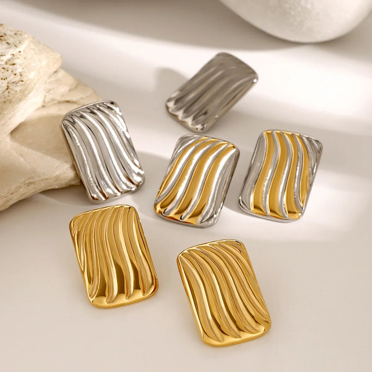 [Royal&Vicky]Colette Gold Earrings