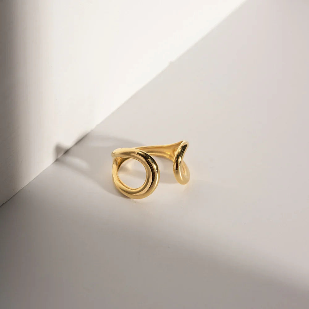 [Royal&Vicky]Jackie gedrehter Bandring