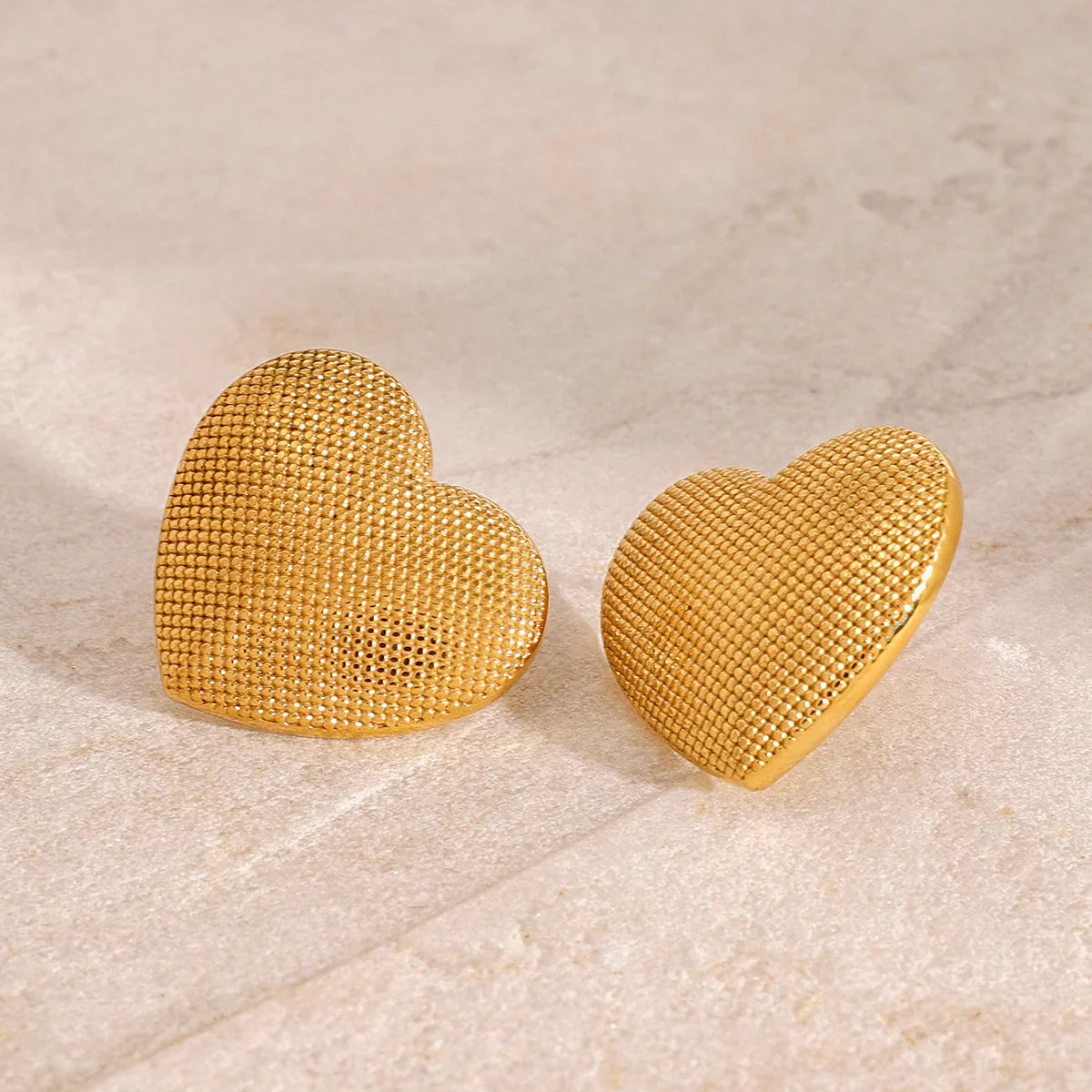 [Royal&Vicky]Cecelia Textured Heart Earrings