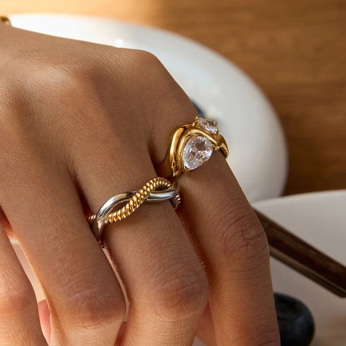 [Royal&Vicky]Soletta Diamond Teardrop Goldring