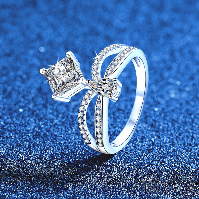 [Royal&Vicky]ELEGANT DOUBLE-TWISTED MOISSANITE RING