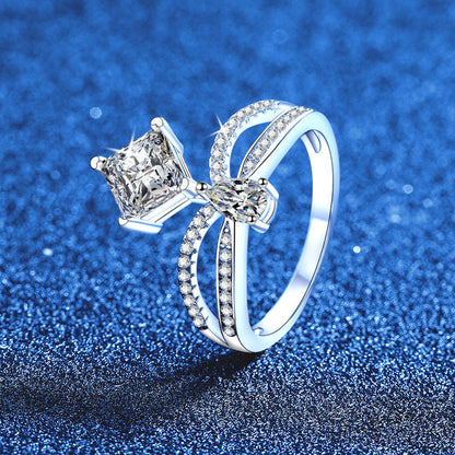 [Royal&Vicky]ELEGANT DOUBLE-TWISTED MOISSANITE RING