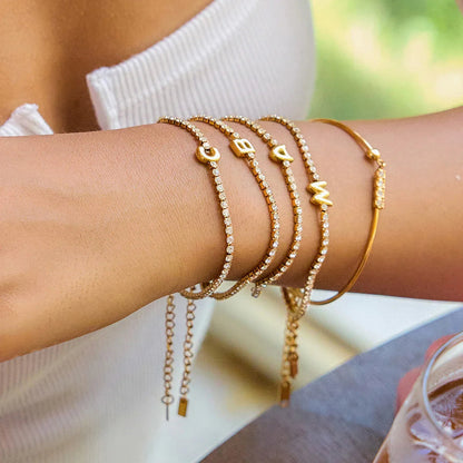 [Royal&Vicky]Avaria Tennisarmband mit Buchstaben-Anhängern