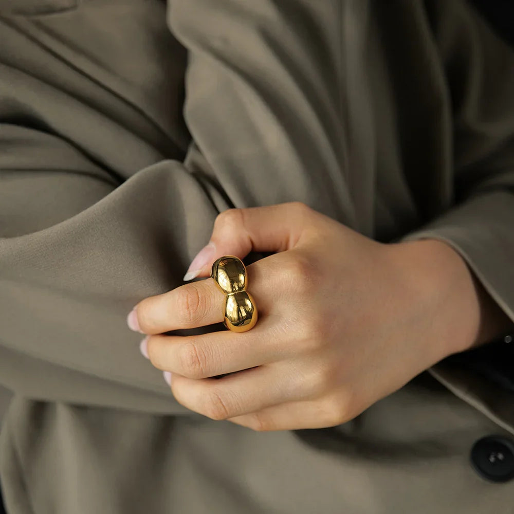 {"[Royal&Vicky]Eloise Gold Ring": "[Royal&Vicky]エロイーズ ゴールドリング"}