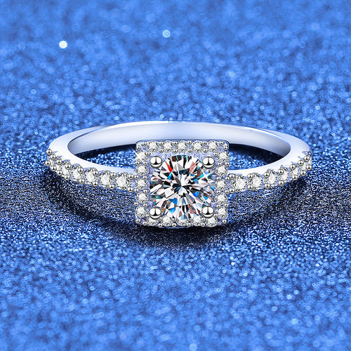 [Royal&Vicky]DAINTY SUGAR-CUBE MOISSANITE RING