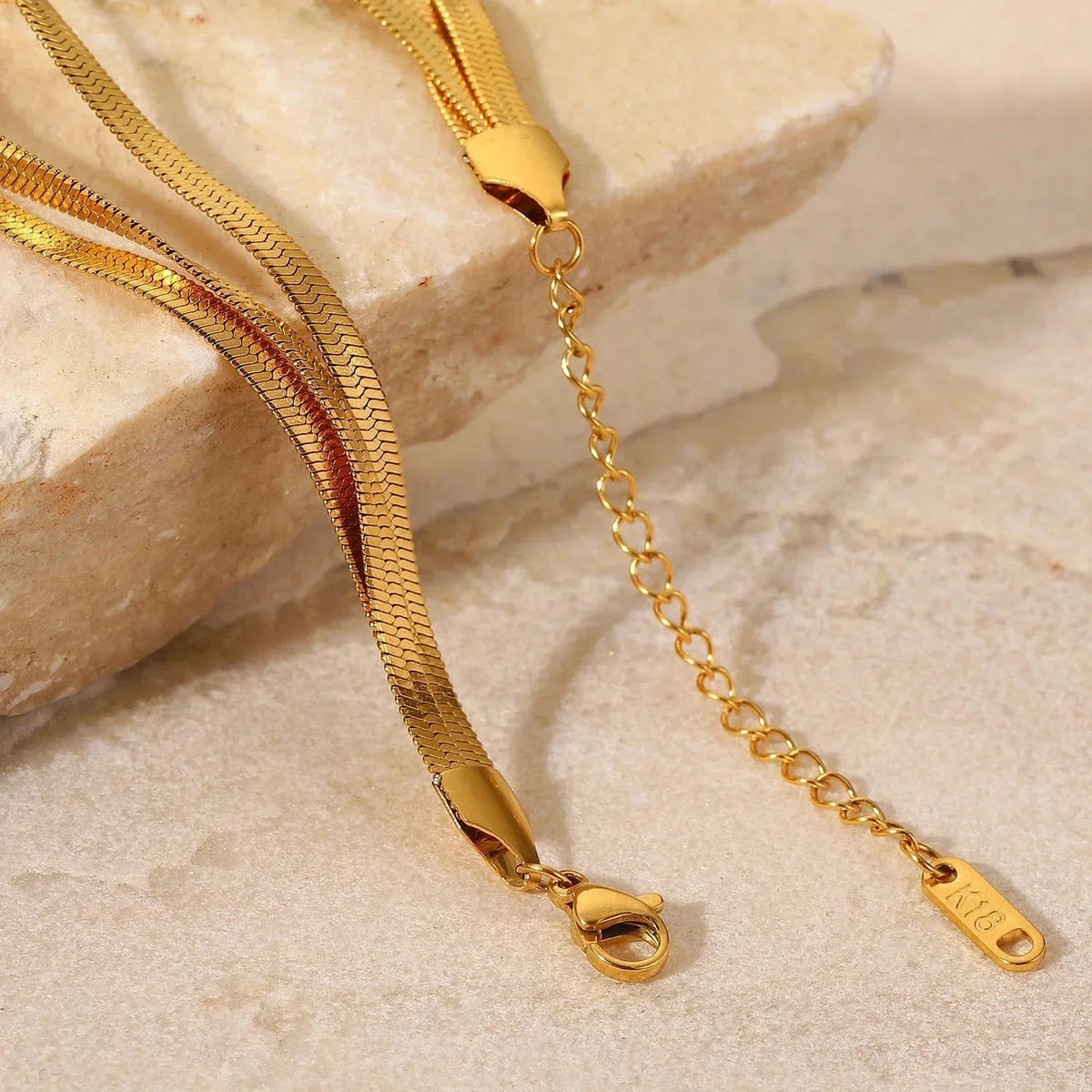 {
  "[Royal&Vicky]Abella Gold Bracelet": "[Royal&Vicky] アベラ ゴールド ブレスレット"
}