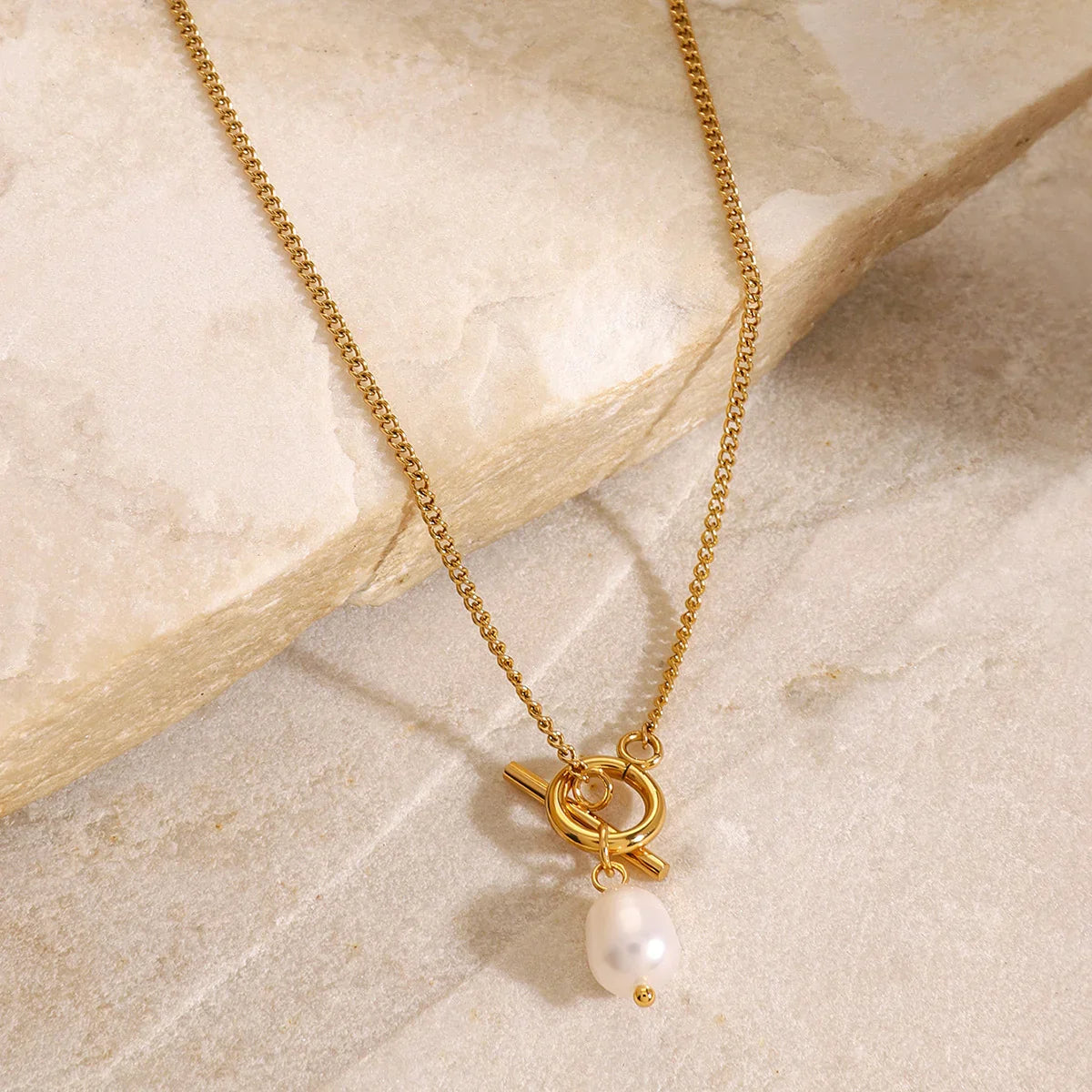 {"[Royal&Vicky]Ellen Freshwater Pearl Necklace": "[Royal&Vicky] エレン 淡水パールネックレス"}