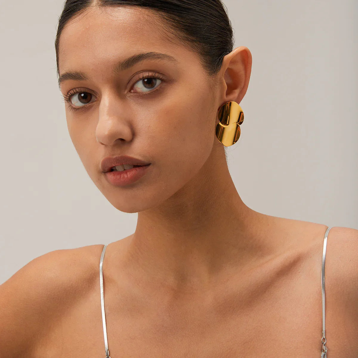 {
  "[Royal&Vicky]Mireille Gold Earrings": "[Royal&Vicky]ミレイユ・ゴールドピアス"
}