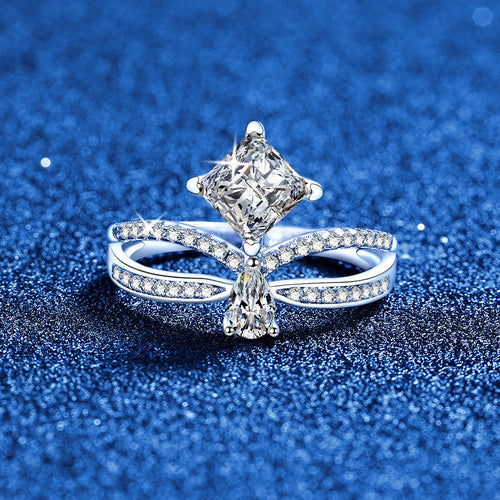 [Royal&Vicky]ELEGANT DOUBLE-TWISTED MOISSANITE RING