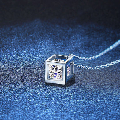 [Royal&Vicky]GEOMETRIC SUGAR-CUBE MOISSANITE NECKLACE