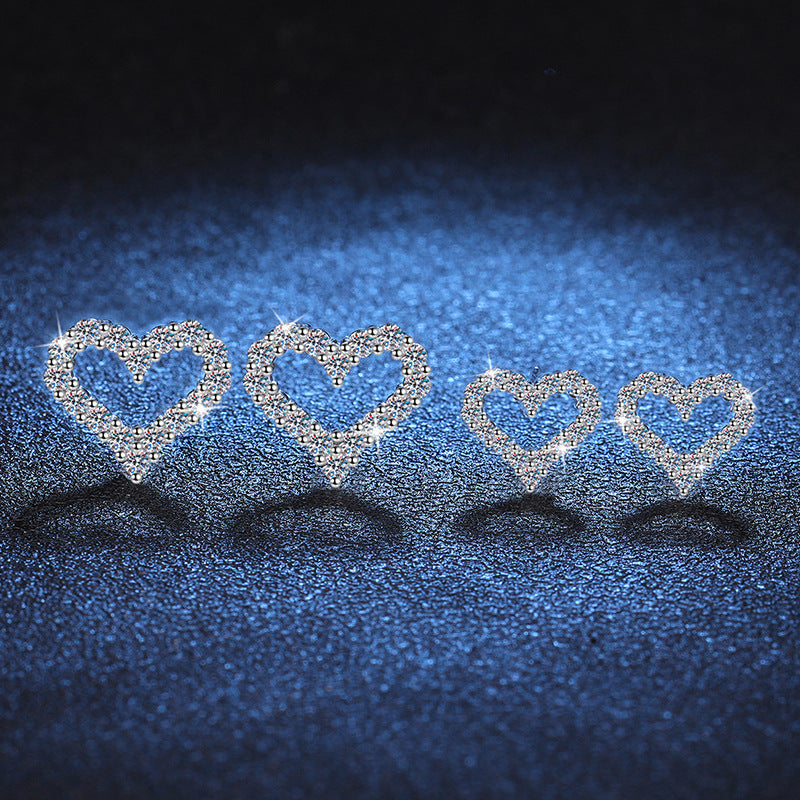 [Royal&Vicky]SPARKLING HEART-SHAPED MOISSANITE STUD EARRINGS