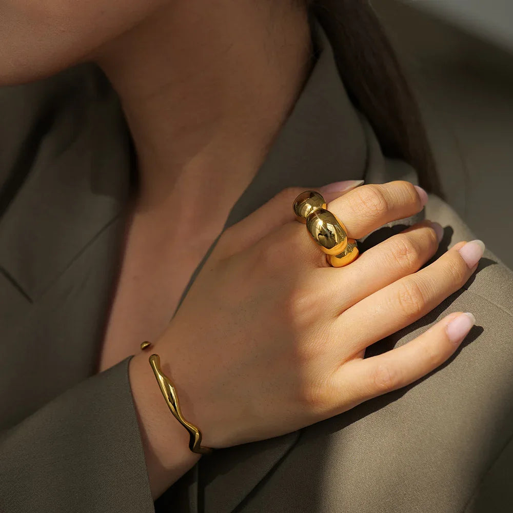 {"[Royal&Vicky]Eloise Gold Ring": "[Royal&Vicky]エロイーズ ゴールドリング"}