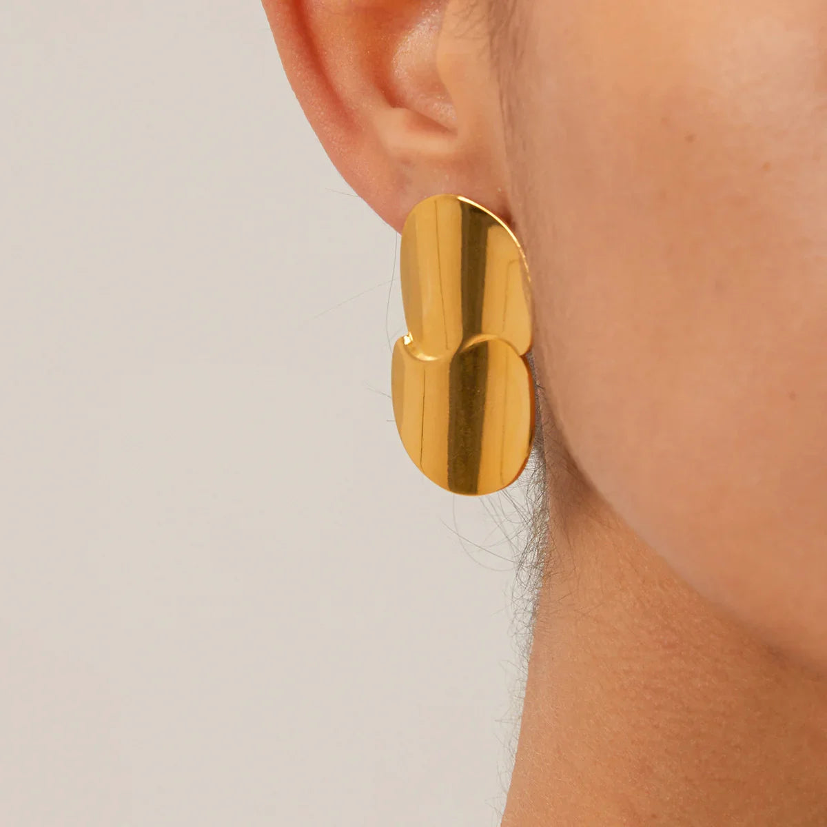 {
  "[Royal&Vicky]Mireille Gold Earrings": "[Royal&Vicky]ミレイユ・ゴールドピアス"
}