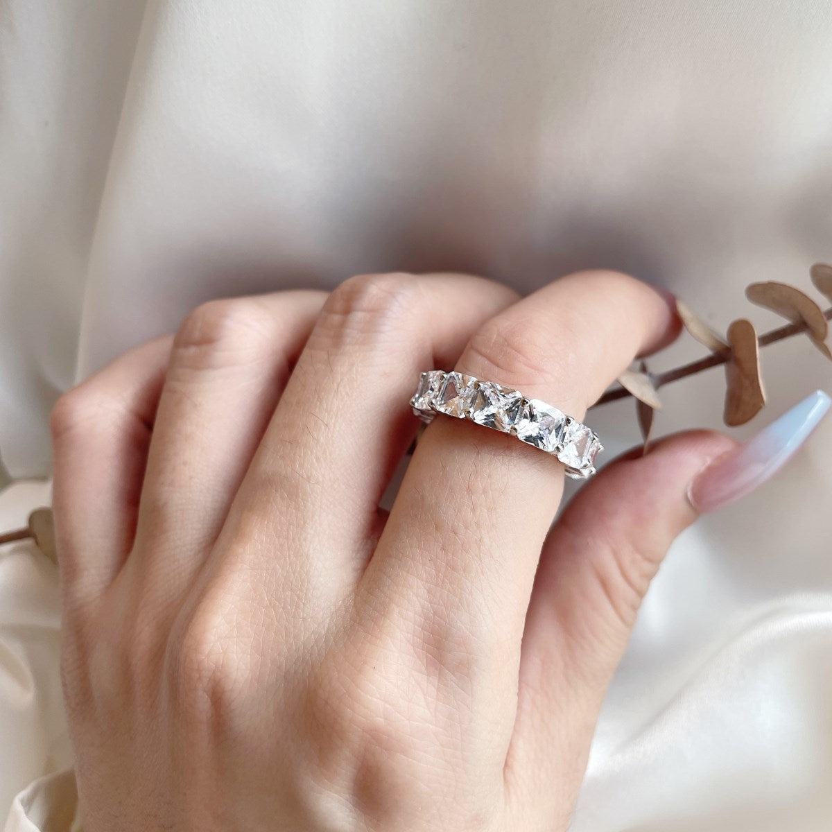 [ROYAL]Elegant Princess Cut Tennis Ring