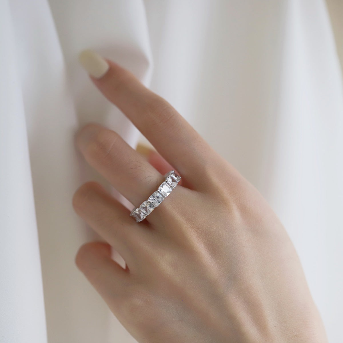 [Royal Jewellery]Elegant Princess Cut Tennis Ring