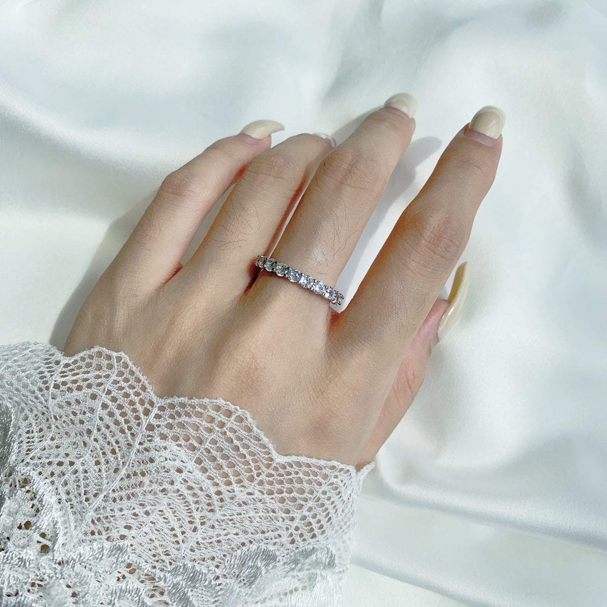 [Royal Jewellery]Sparkling Round Cut Tennis Ring