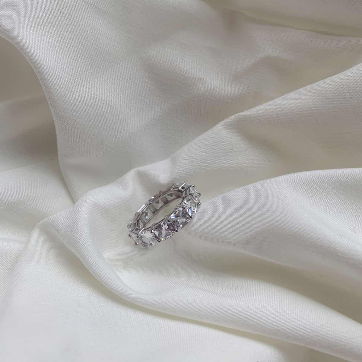 [Royal Jewellery]Elegant Princess Cut Tennis Ring