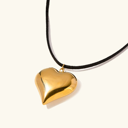 {
  "[Royal&Vicky]Lavine Heart Necklace": "[Royal&Vicky]ラヴィーン ハートネックレス"
}