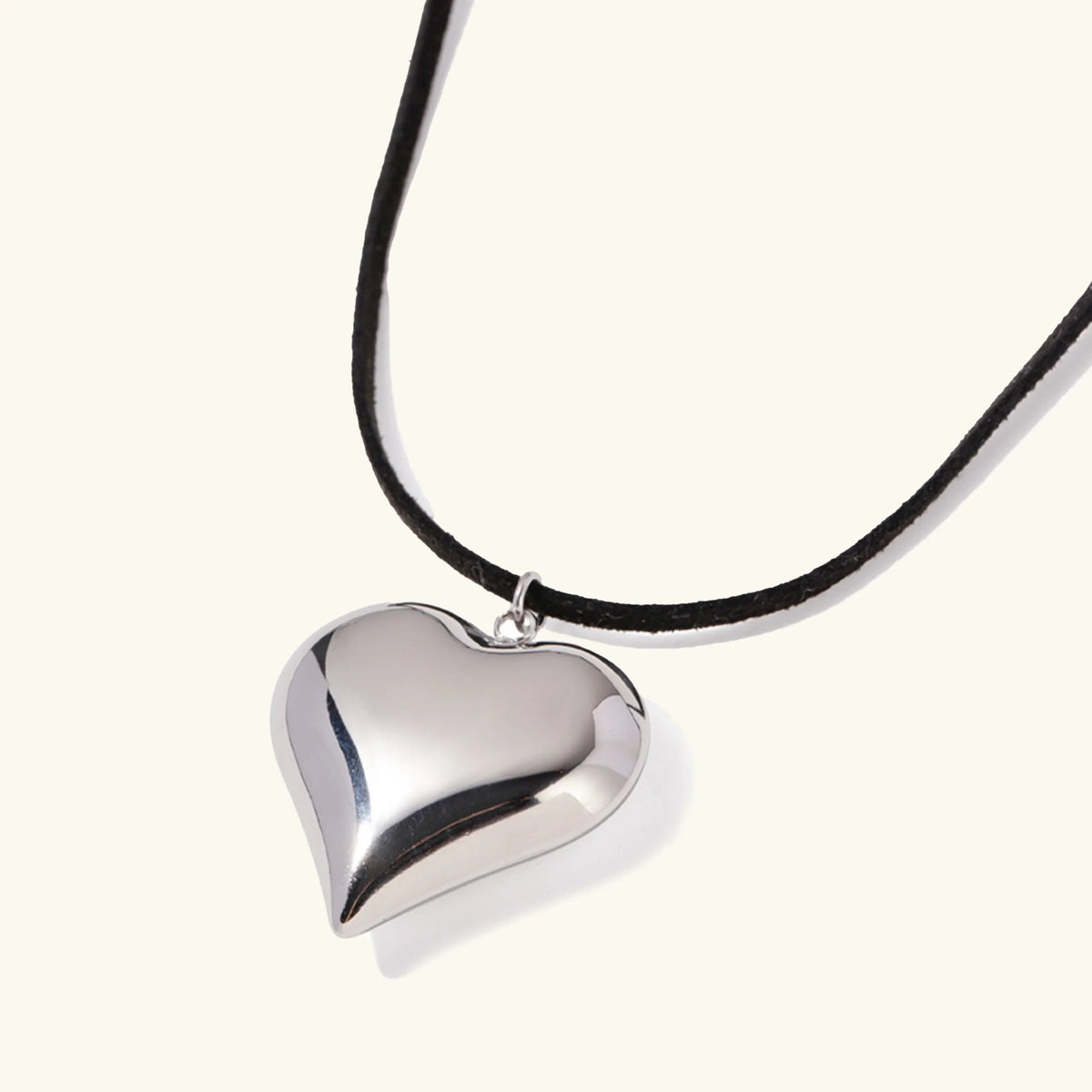 {
  "[Royal&Vicky]Lavine Heart Necklace": "[Royal&Vicky]ラヴィーン ハートネックレス"
}