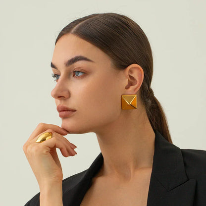 {"Royal&Vicky":"[Royal&Vicky]","Barbara Gold Earrings":"バーバラ ゴールドピアス"}