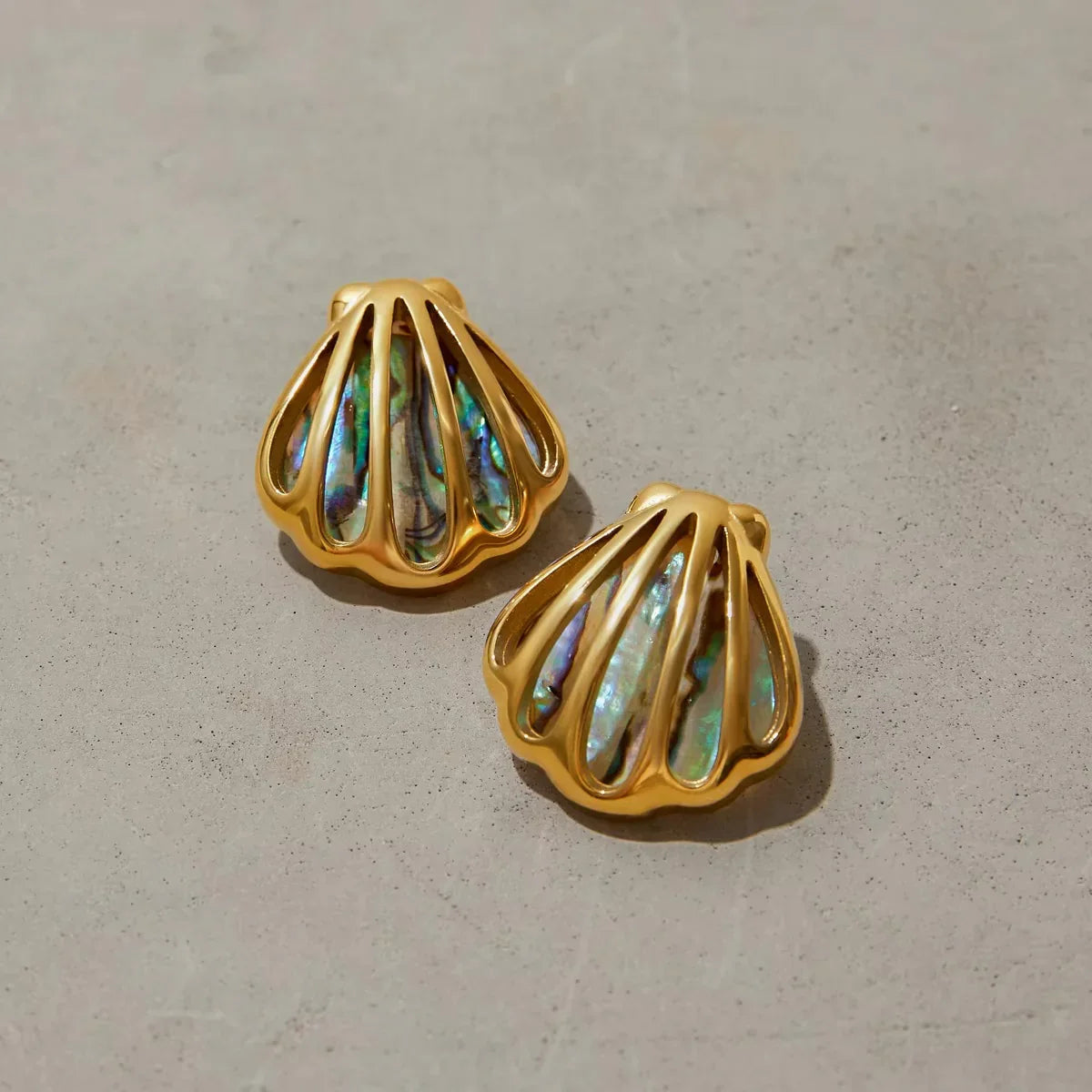[Royal&Vicky]Nixie Gold Muschel-Ohrringe