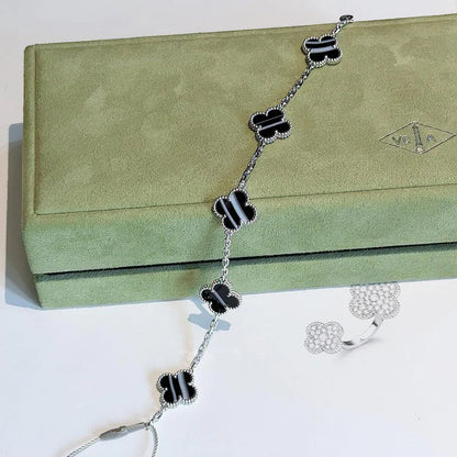 [Royal Jewellery] CLOVER 5 MOTIF PULSAR STONE BRACELET COLLECTION