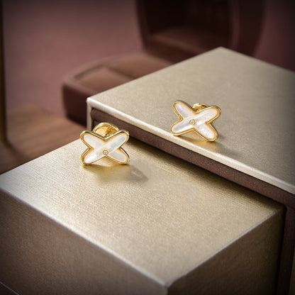 [ROYAL]JEUX DE WHITE MOP GOLD DIAMOND EARRINGS