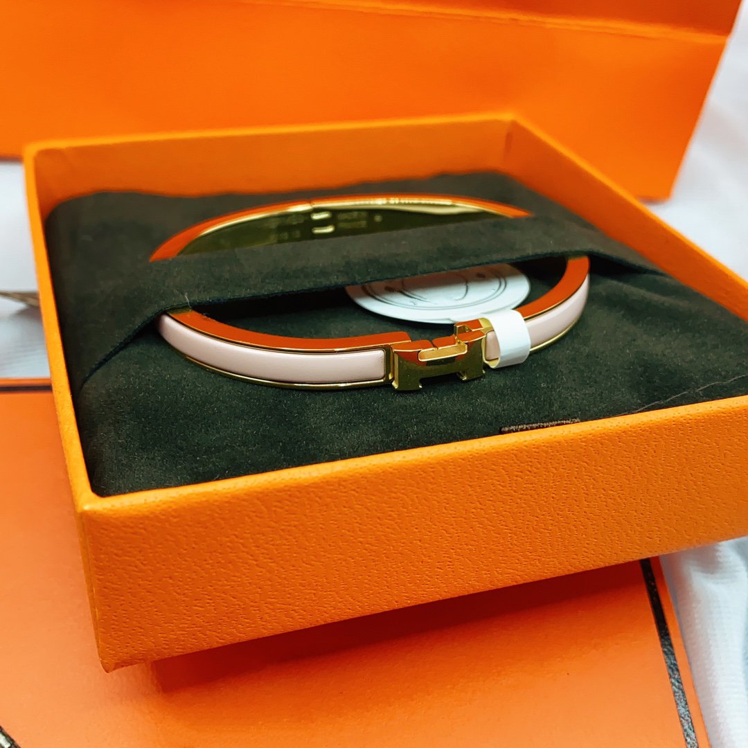 [Royal Jewellery]CLASSIC HM CLIC  PINK 8MM ENAMEL BRACELET