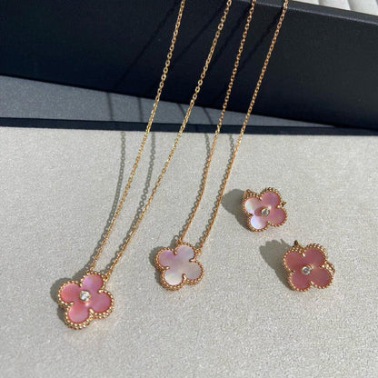 [Royal Jewellery]CLOVER 15MM DIAMOND PINK MOP NECKLACE